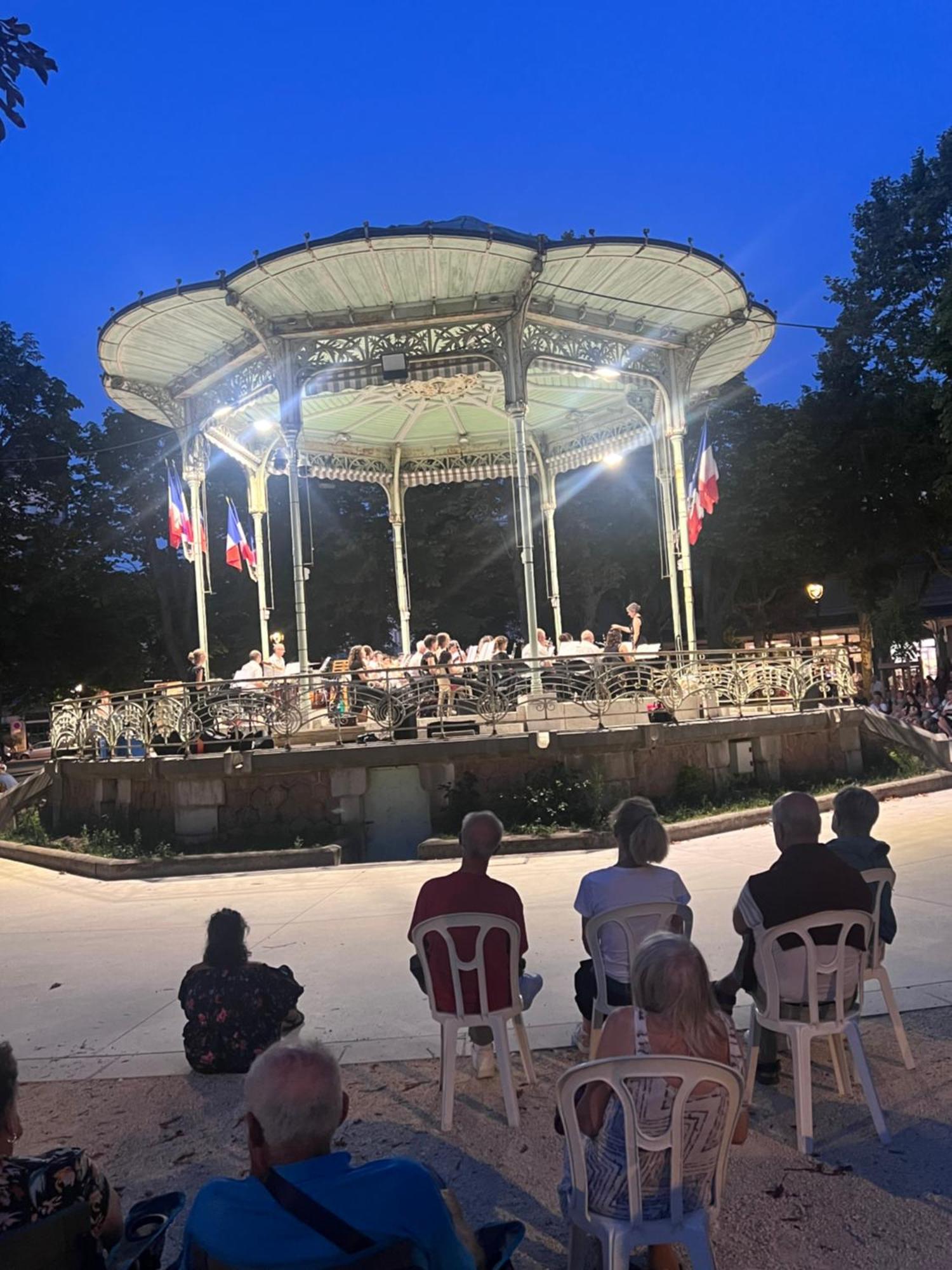 Le Splendid - Hypercentre - Proche Opera & Parcs - Thermes Vichy Exterior foto
